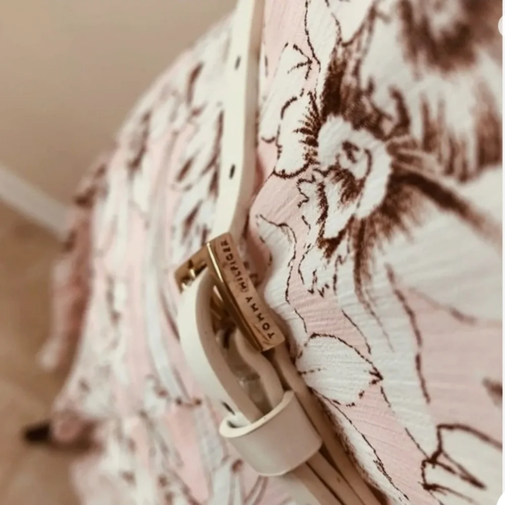 🌸TOMMY HILFIGER Pink Floral chiffon midi dress with belt size 4 - Picture 4 of 10